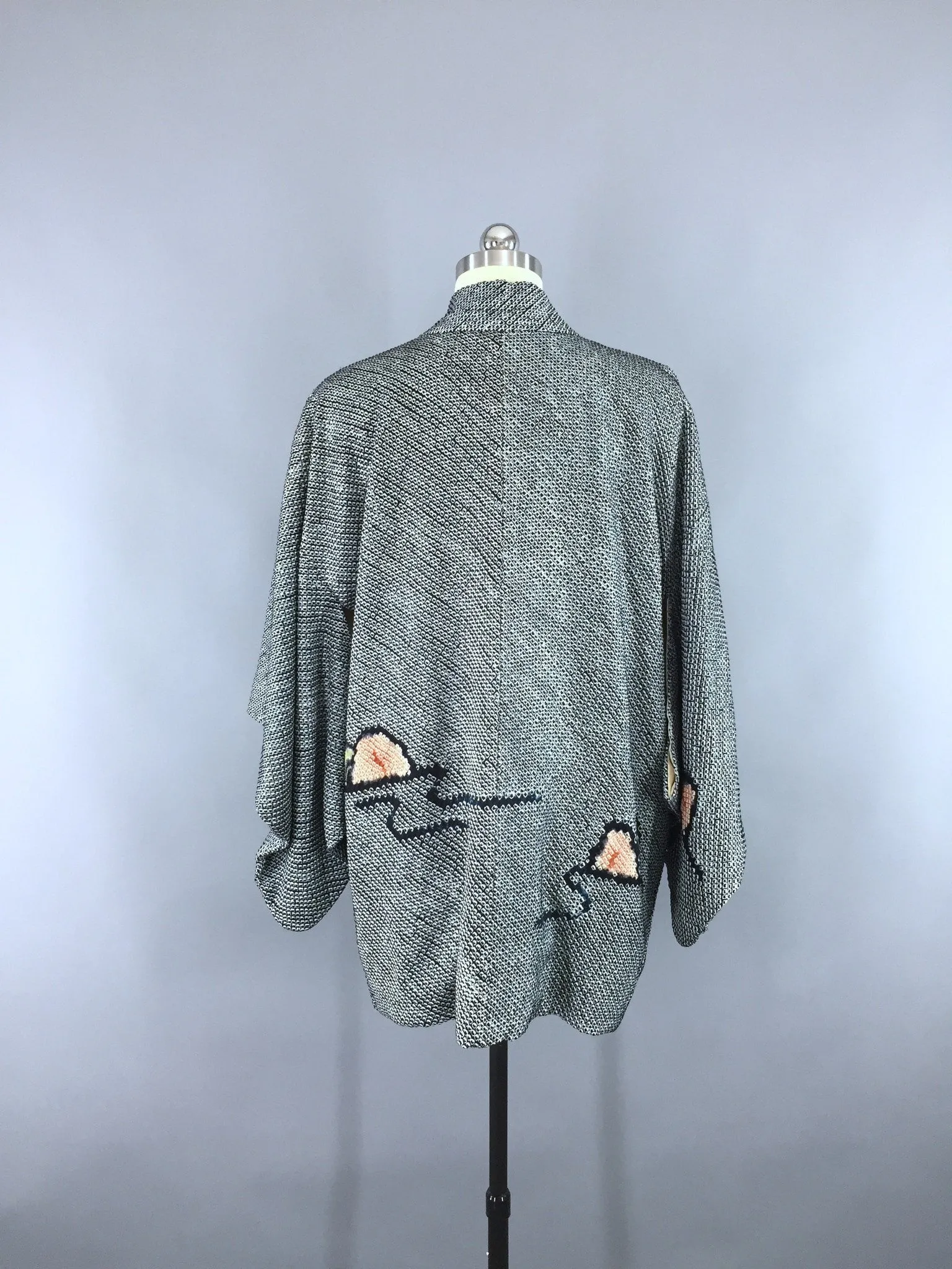 1960s Vintage Silk Haori Kimono Cardigan Jacket in Dark Blue Shibori