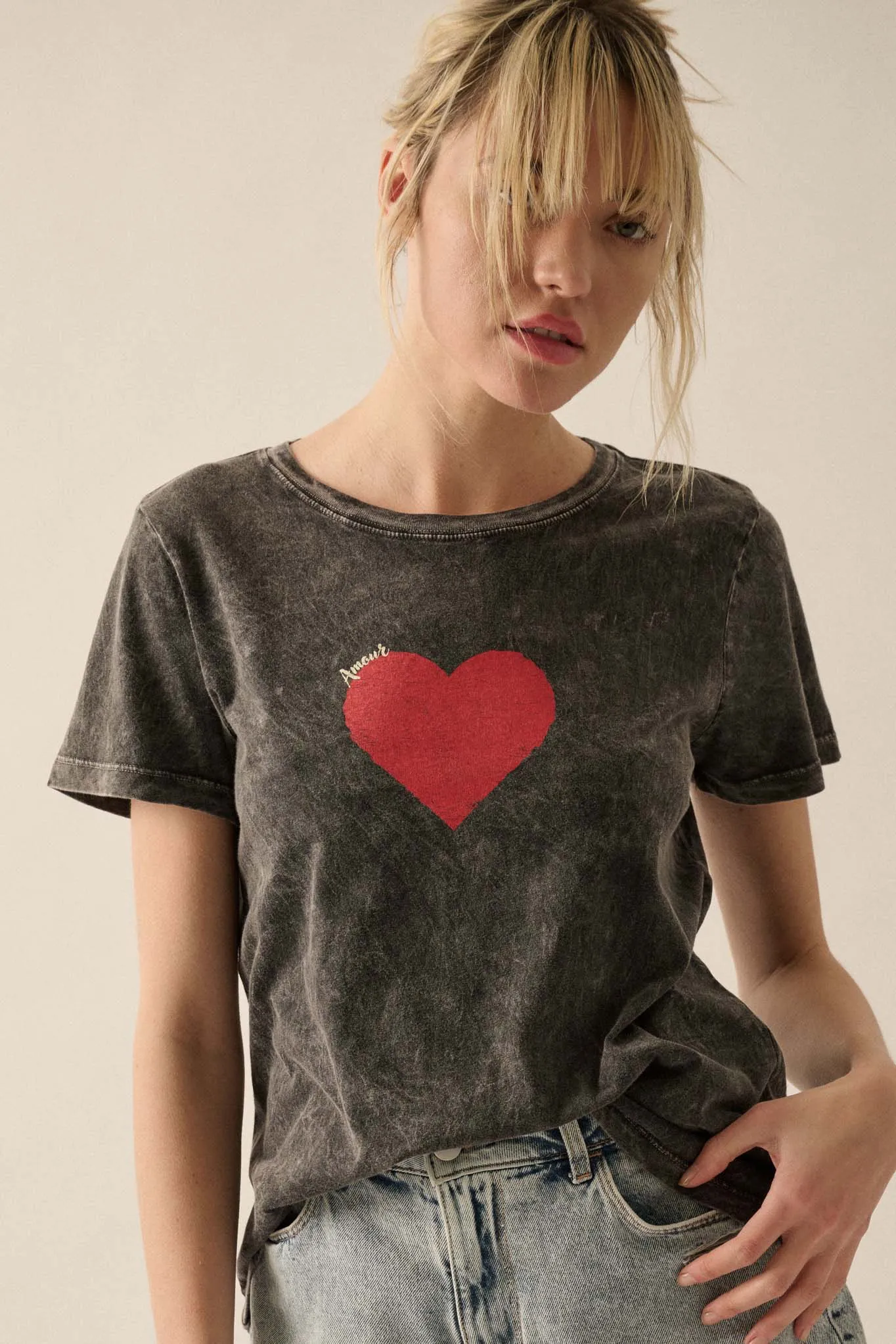 Amour Red Heart Vintage-Wash Graphic Tee