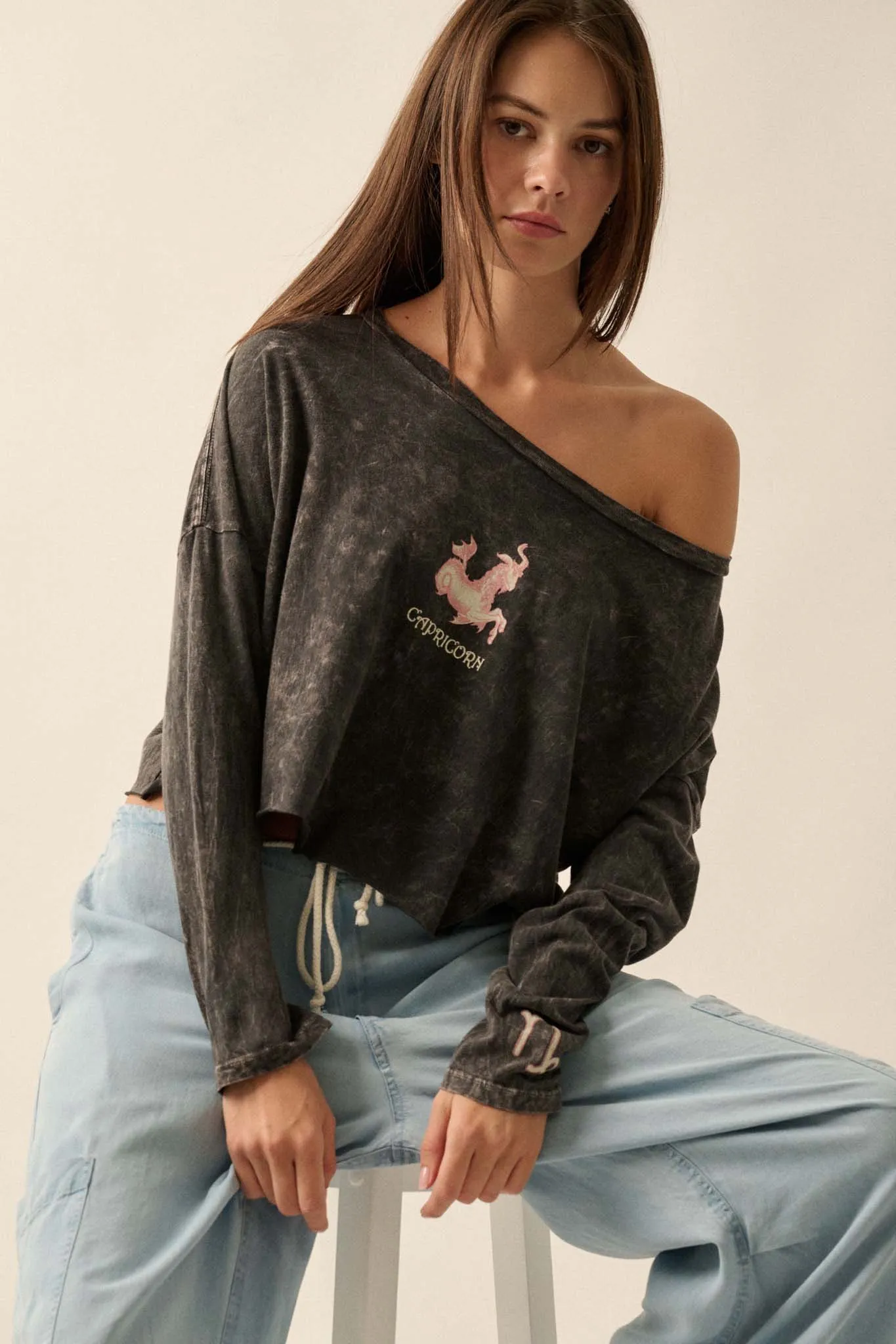 Astrology Girl Cropped Long-Sleeve Graphic Tee