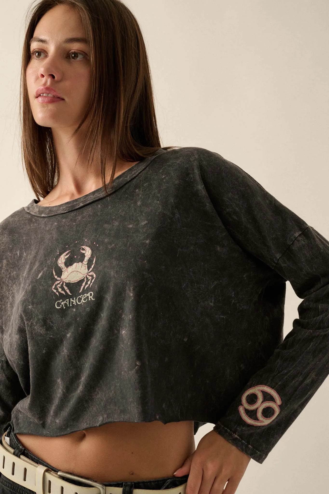 Astrology Girl Cropped Long-Sleeve Graphic Tee