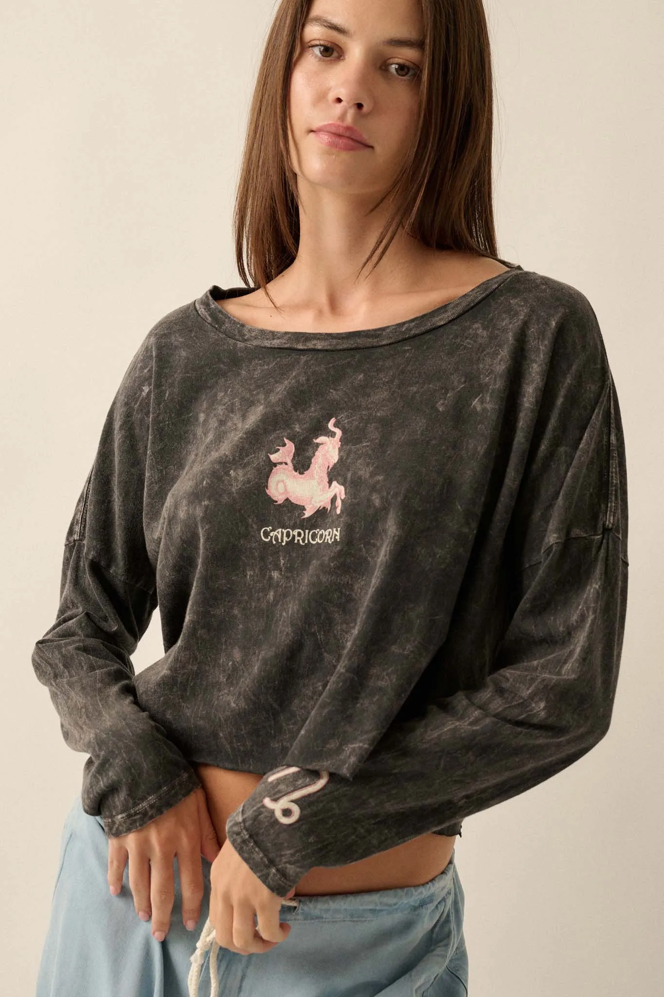 Astrology Girl Cropped Long-Sleeve Graphic Tee