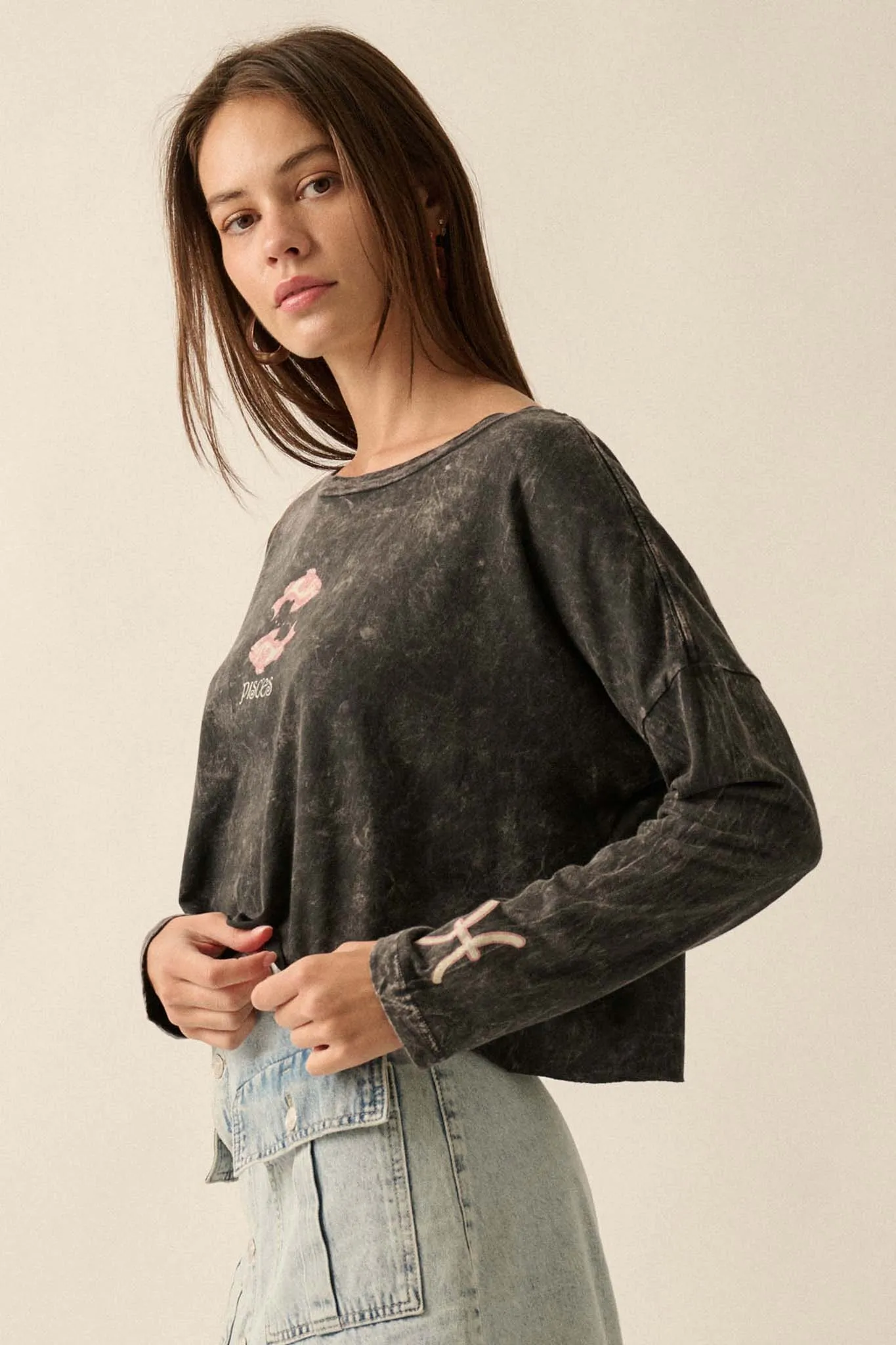 Astrology Girl Cropped Long-Sleeve Graphic Tee