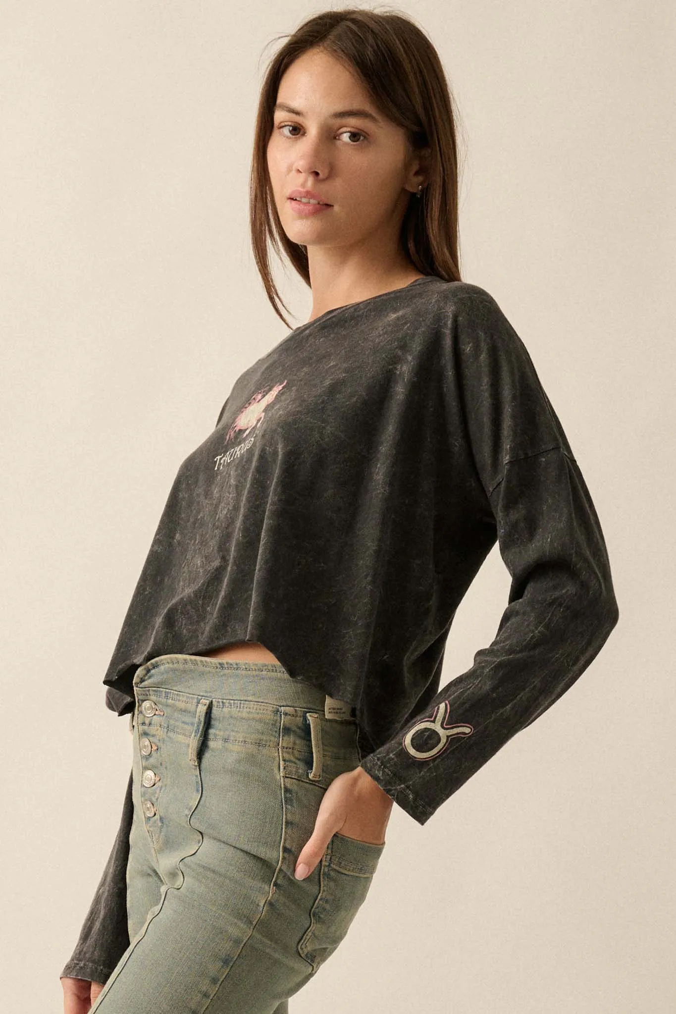 Astrology Girl Cropped Long-Sleeve Graphic Tee