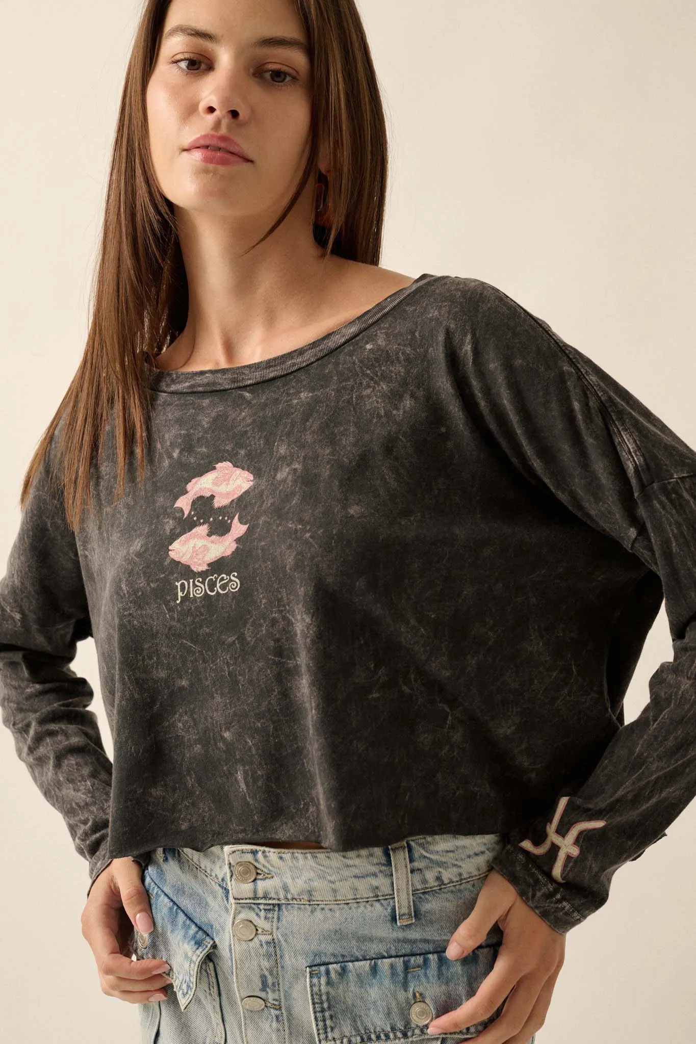 Astrology Girl Cropped Long-Sleeve Graphic Tee