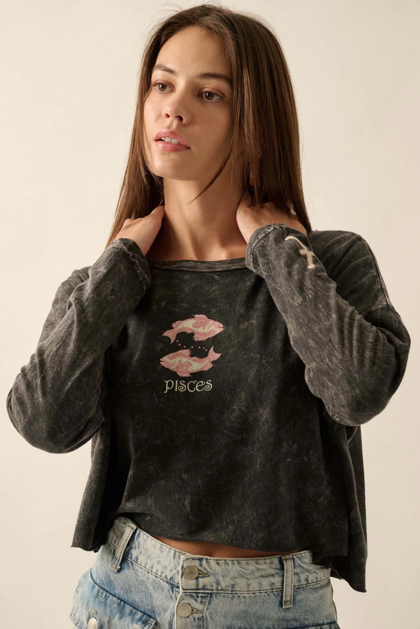 Astrology Girl Cropped Long-Sleeve Graphic Tee