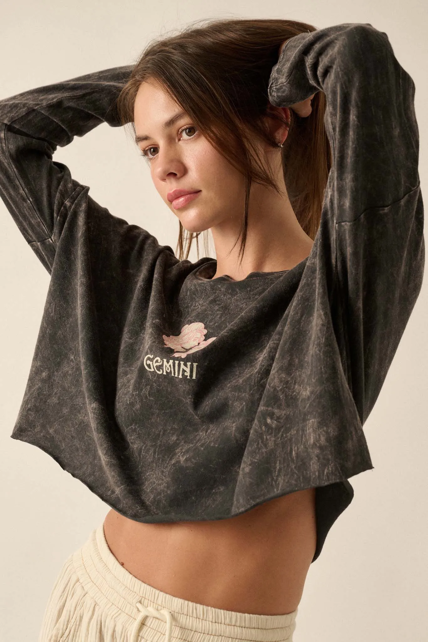 Astrology Girl Cropped Long-Sleeve Graphic Tee