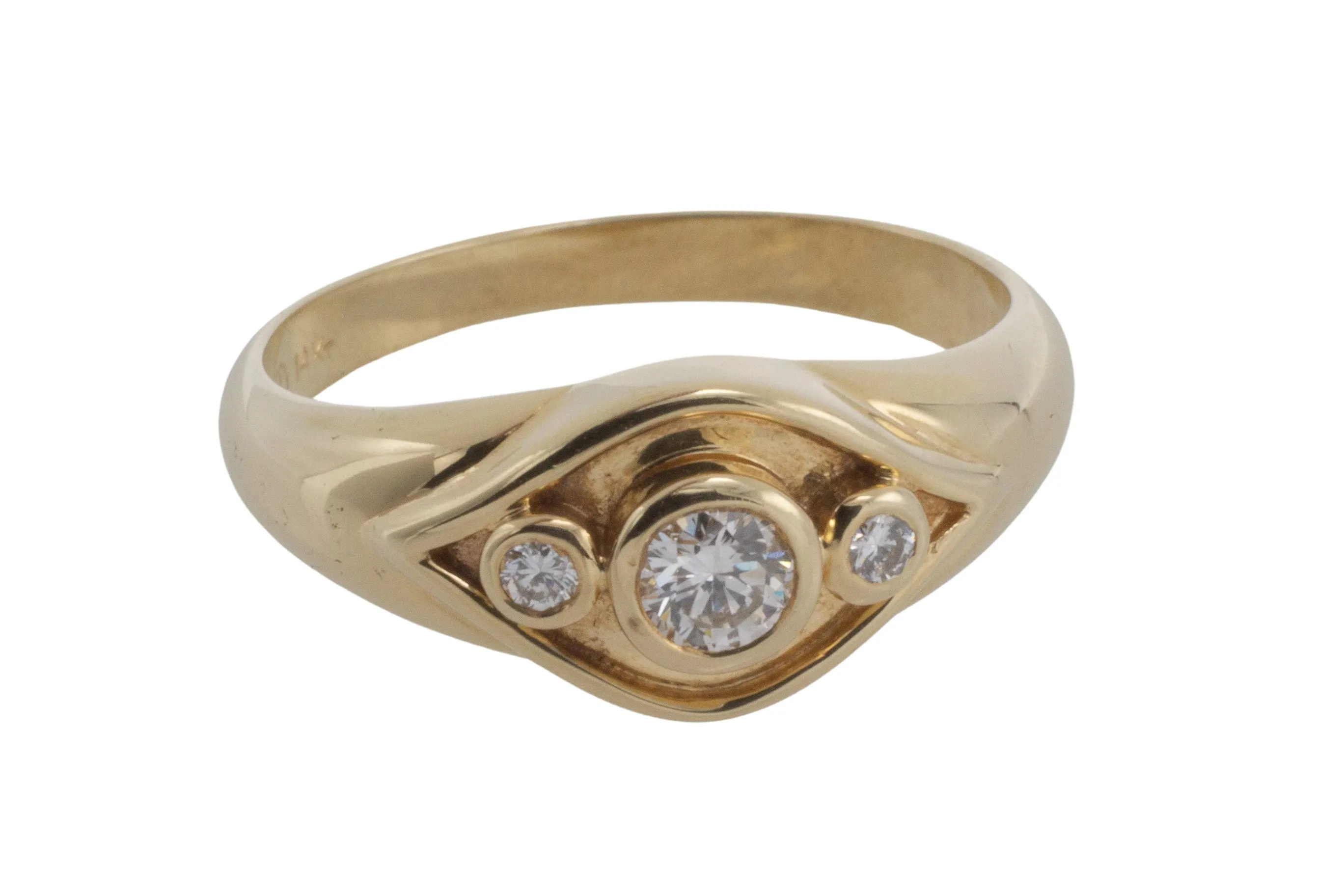 Brilliant cut diamond ring in 14 carat gold