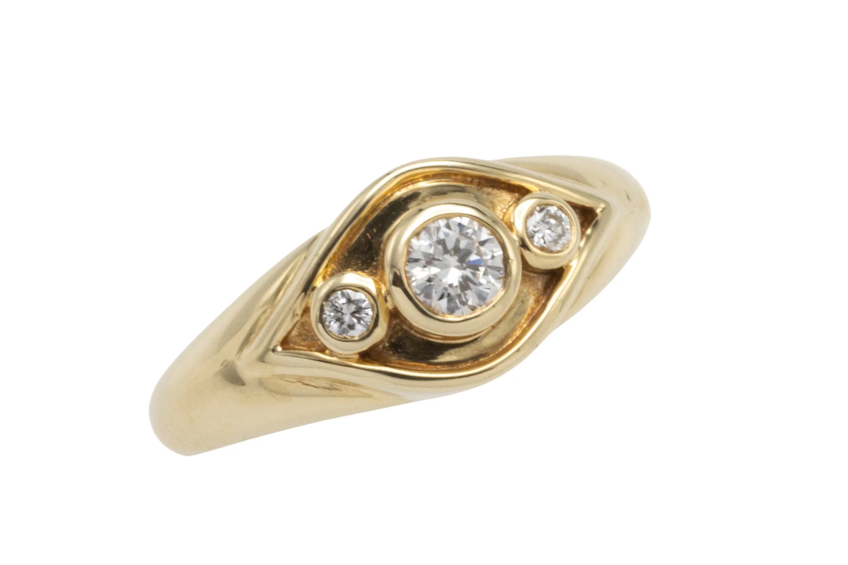 Brilliant cut diamond ring in 14 carat gold