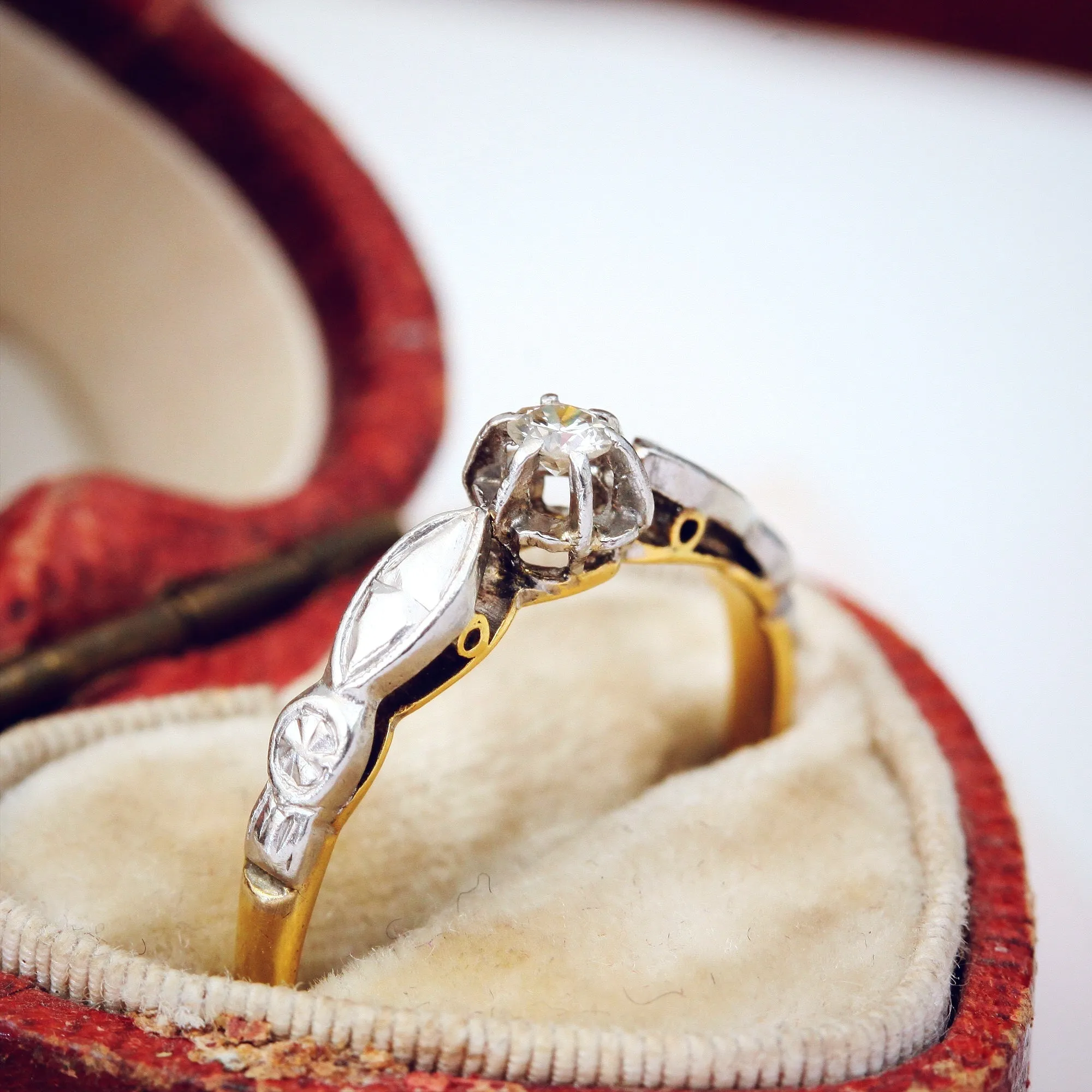 Dearheart! Vintage 1950's Diamond Engagement Ring