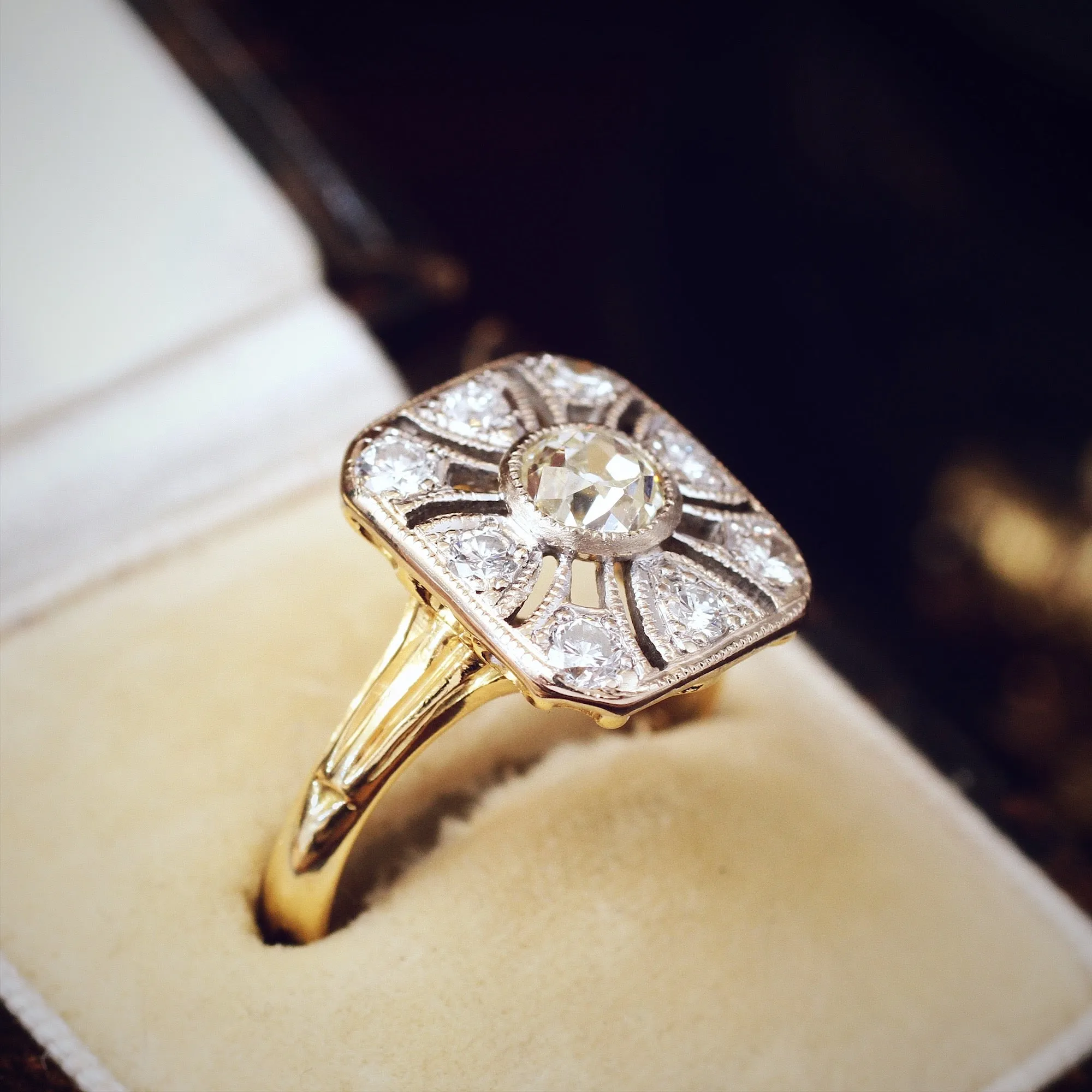 FABULOUS Vintage Art Deco Diamond Panel Ring