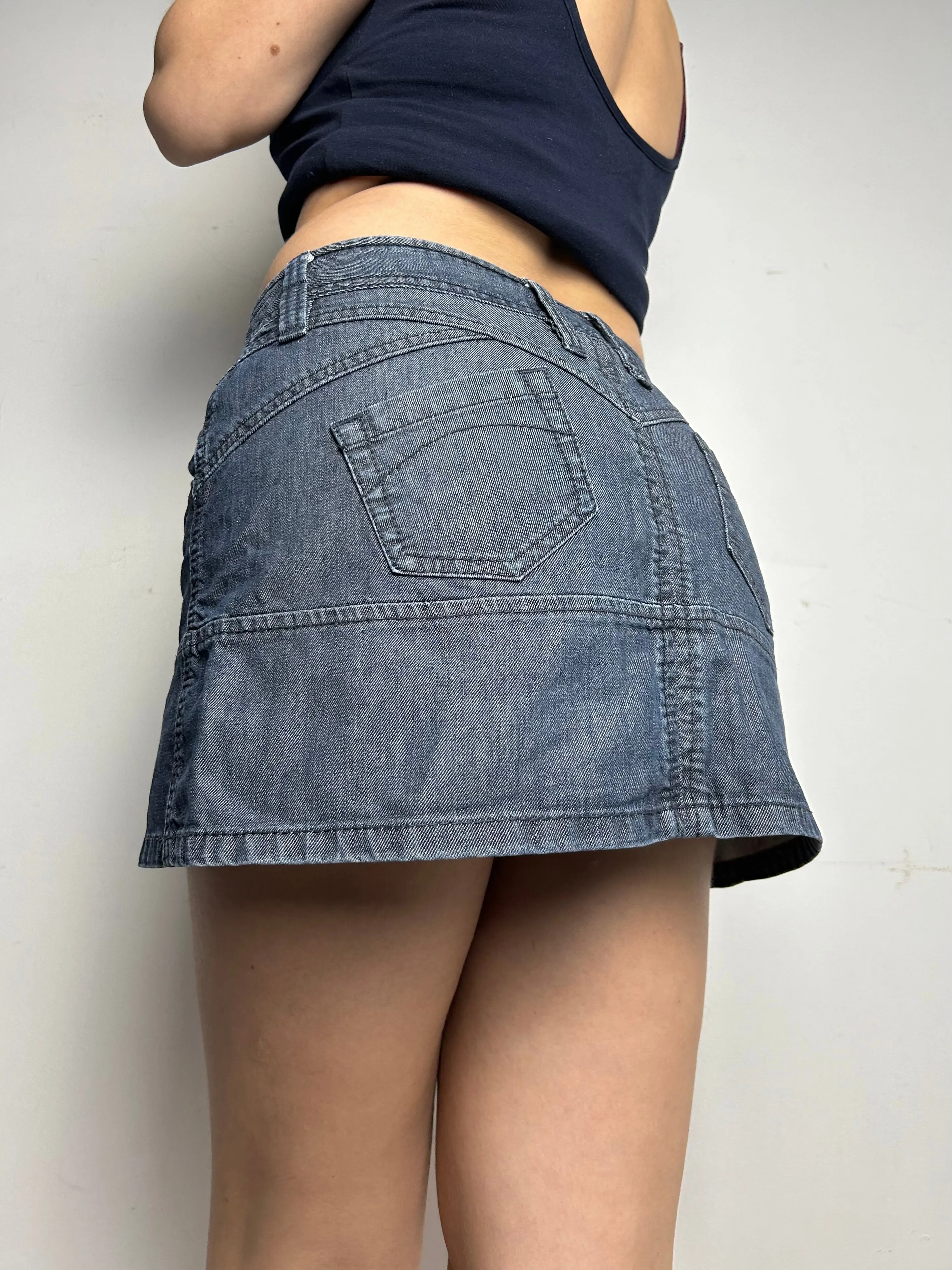 Grey low rise denim mini / micro skirt 90s y2k vintage (S/M)