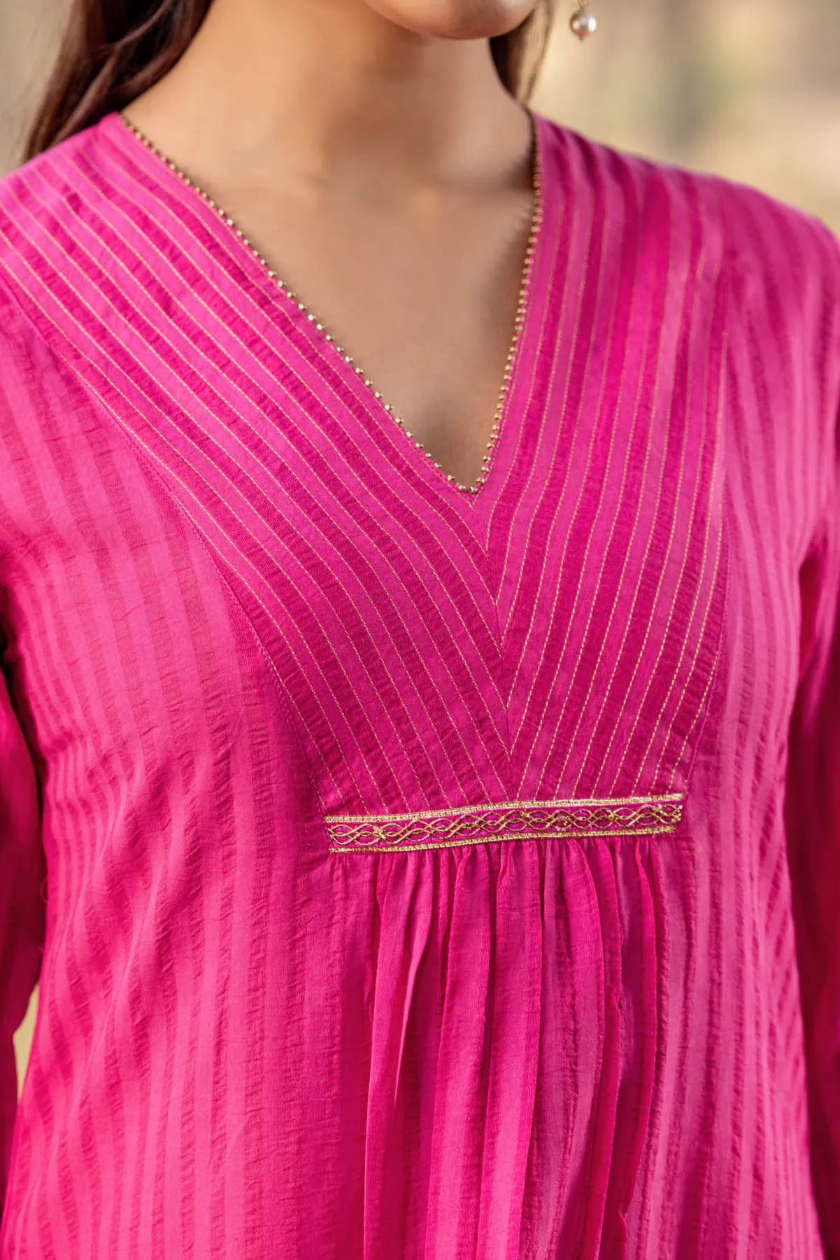 Gulabi Gulal Kurta