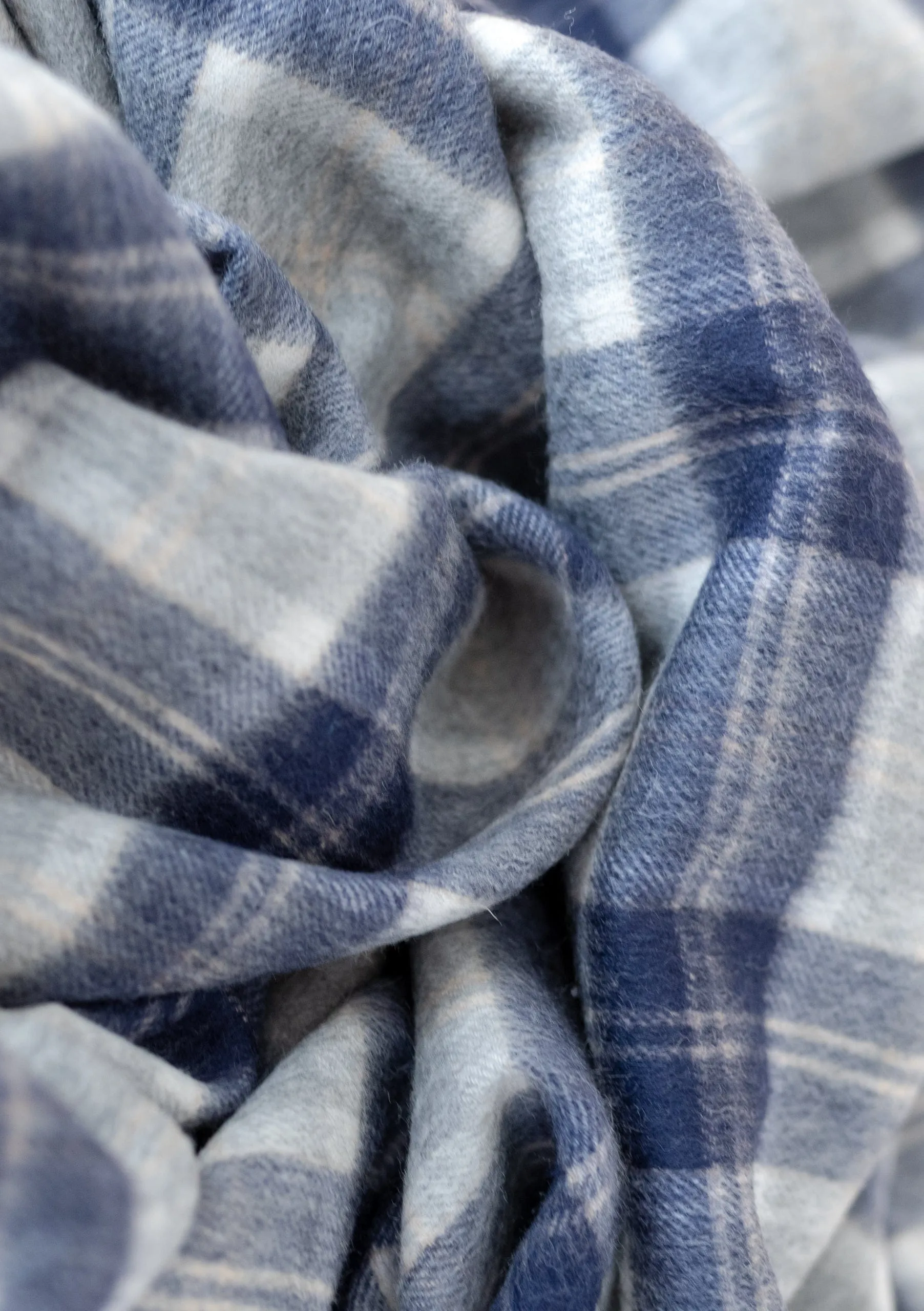 Lambswool Scarf in Bannockbane Silver Tartan