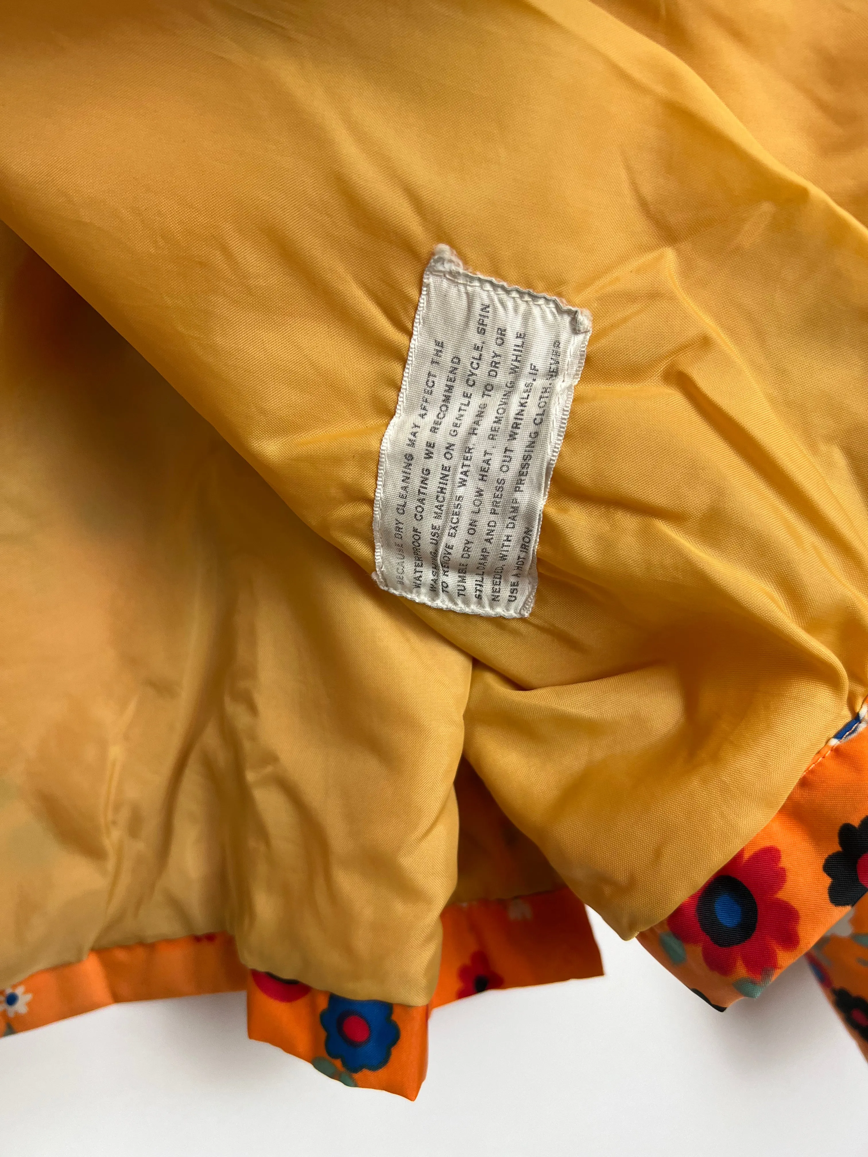 Live: 126 Vintage 70's Rain Jacket