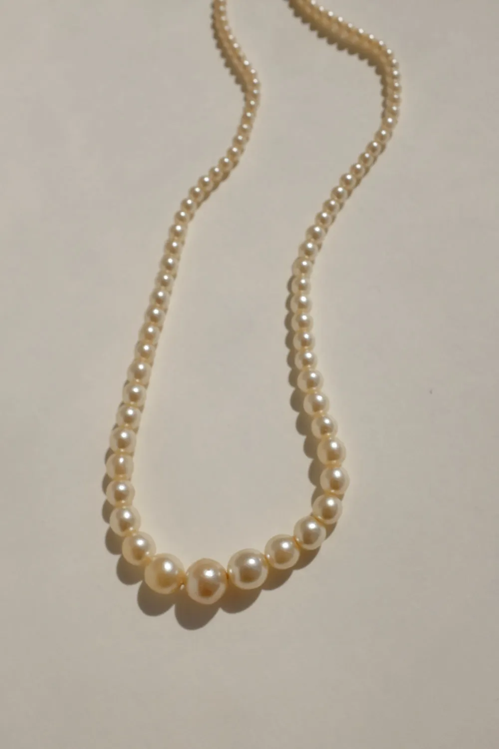 MOTHER OF PEARL VINTAGE NECKLACE