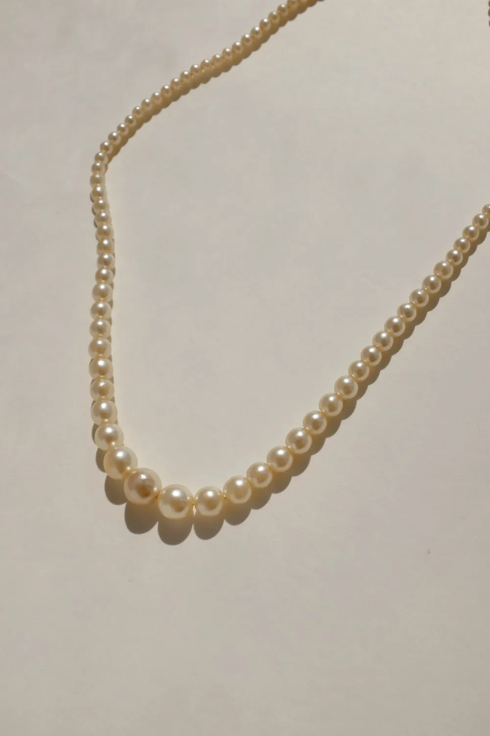 MOTHER OF PEARL VINTAGE NECKLACE