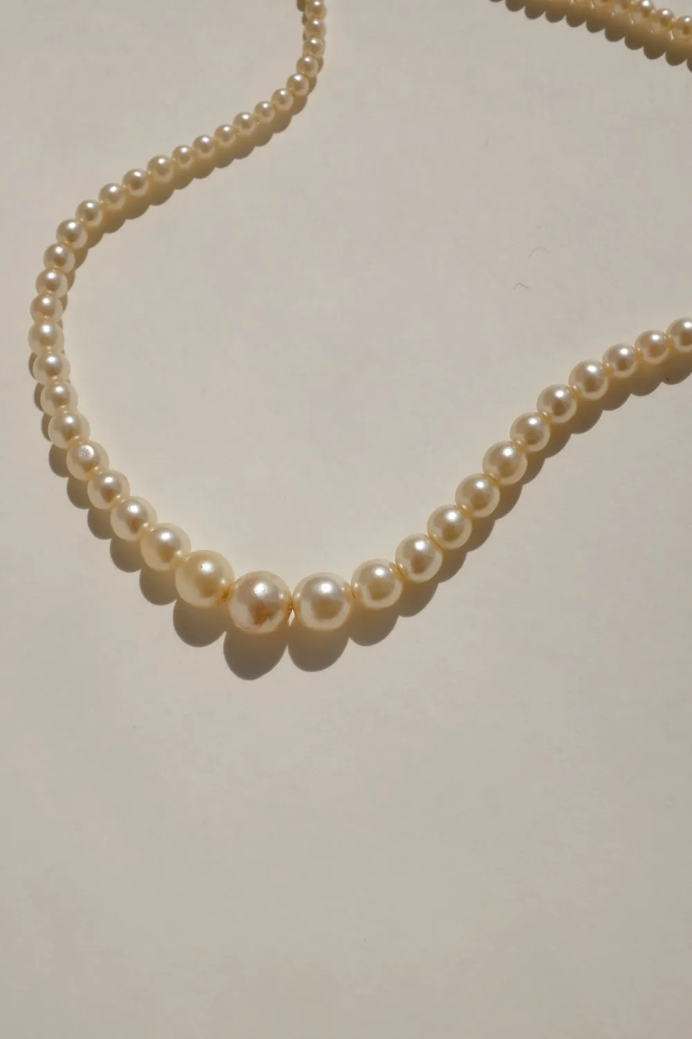 MOTHER OF PEARL VINTAGE NECKLACE