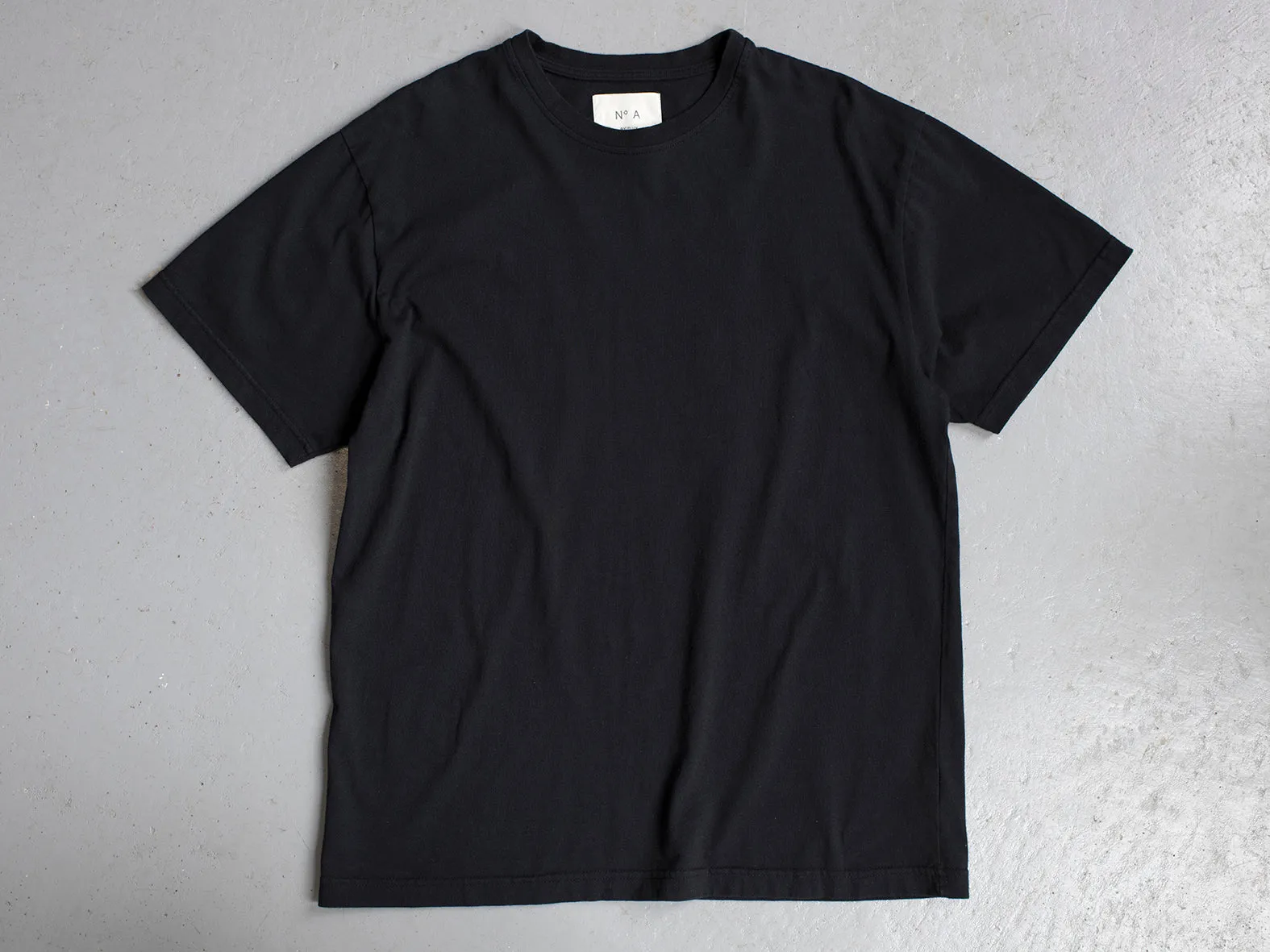 Nº A. OVERSIZE FIT TEE. BLACK.