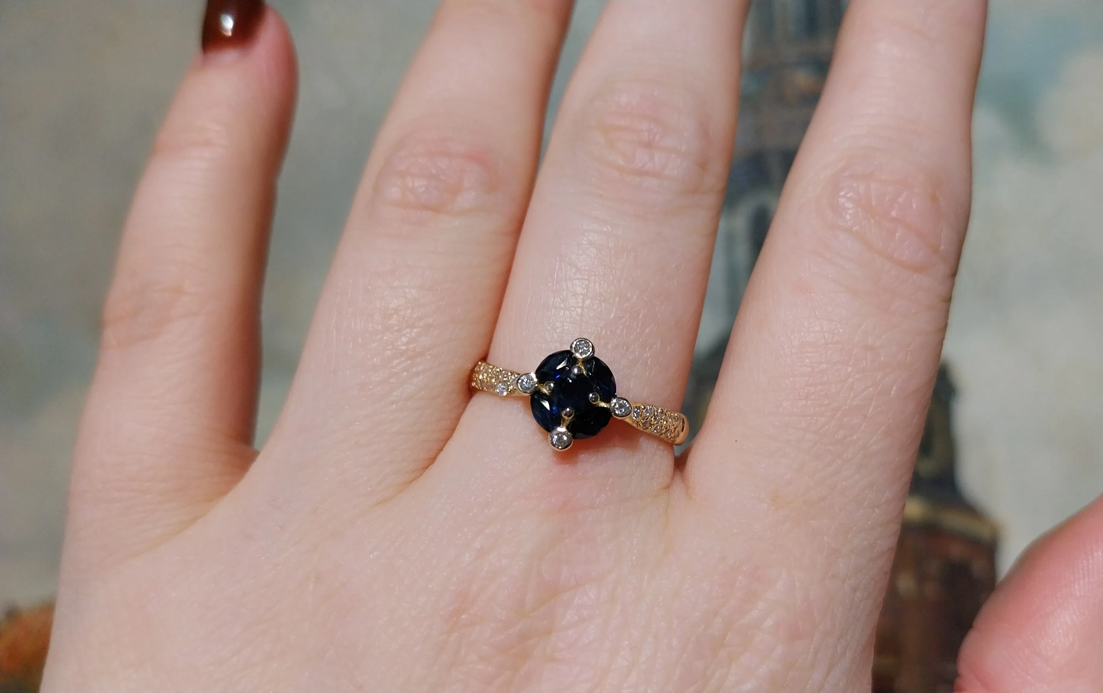 Vintage 14 carat gold sapphire and diamond ring